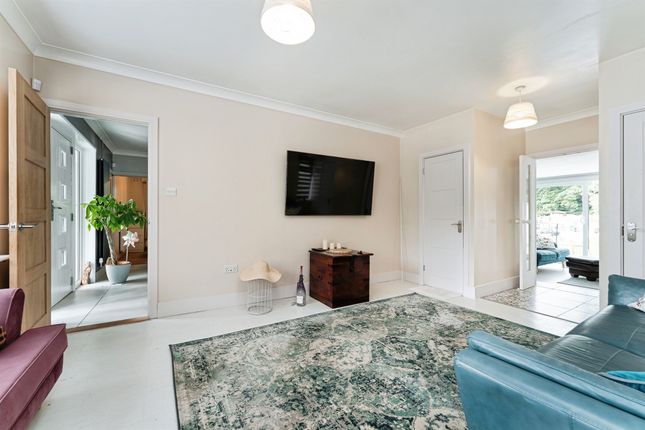 135, Centre Drive, Newmarket photo 2