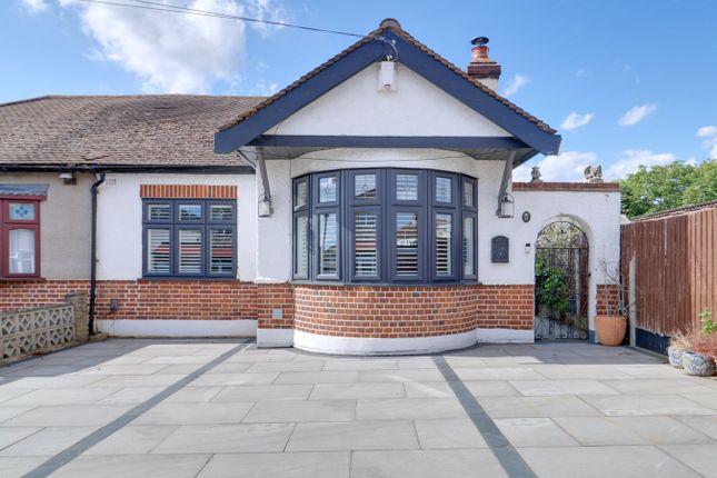 3-bed house on 35, Toplands Avenue, South Ockendon, £475,000