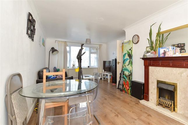 Lounge/ Dining Room