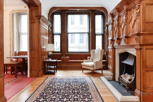 Flat 10, Berkeley House, Hay Hill, London photo 3