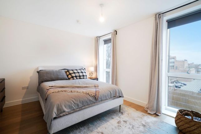 Flat for sale in Third Avenue, London