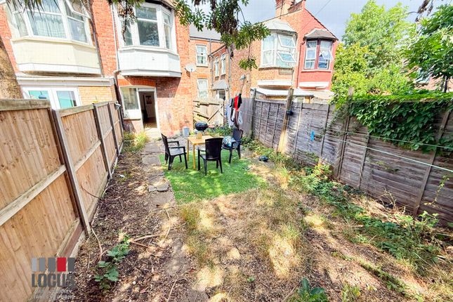 20xx, Westbury Avenue, London photo 5