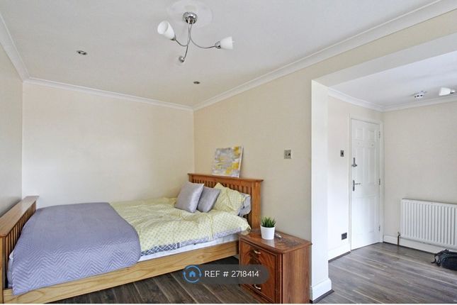 Spacious Living Room With Double Bed