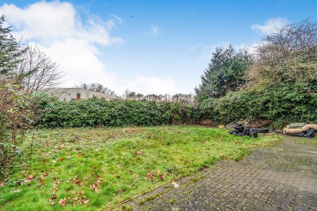 23, Somerford Place, Willenhall photo 2