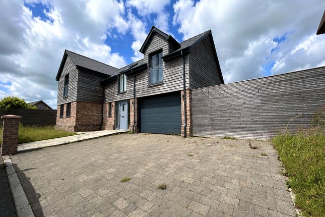 1, Little Cedar Drive, Haverfordwest photo 2
