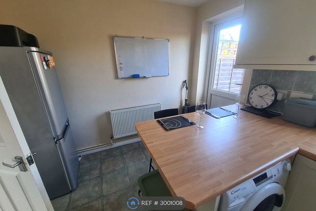 Colmworth Close, Lower Earley, Reading photo 4