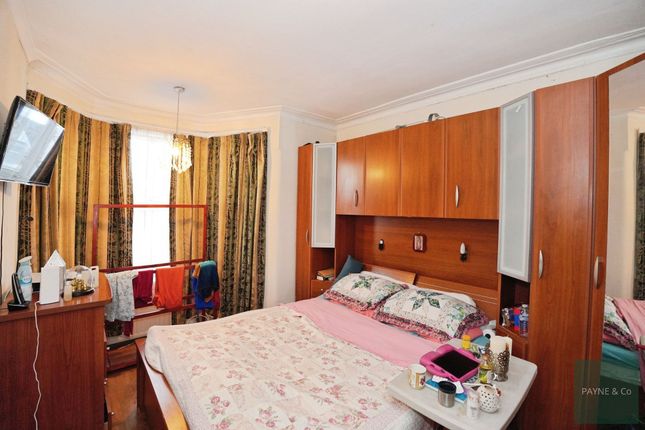 308 Balfour Road, Ilford photo 4