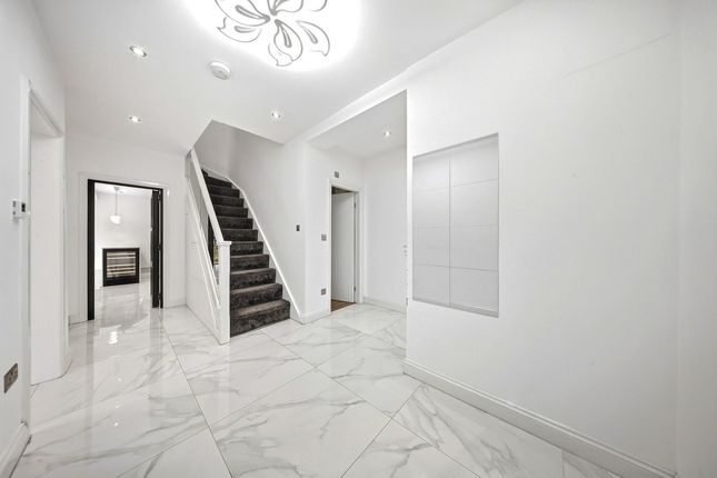 11, Balmoral Drive, Timperly photo 2