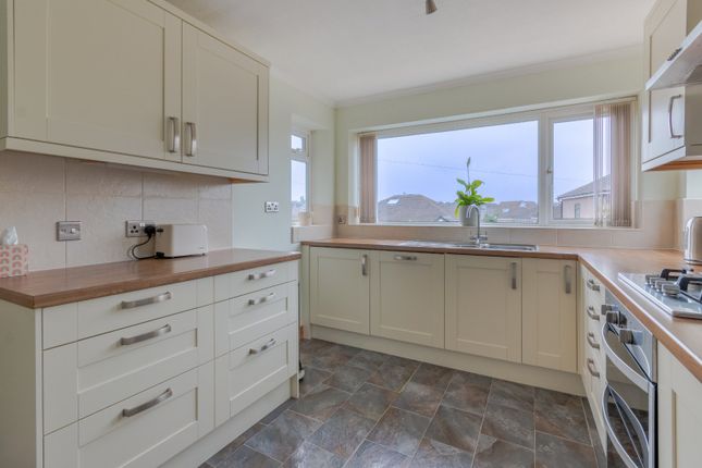 48, Moor Croft, West Yorkshire photo 4