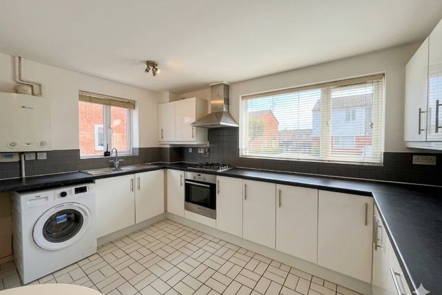 33 Hedley Rise, Luton, Bedfordshire photo 2