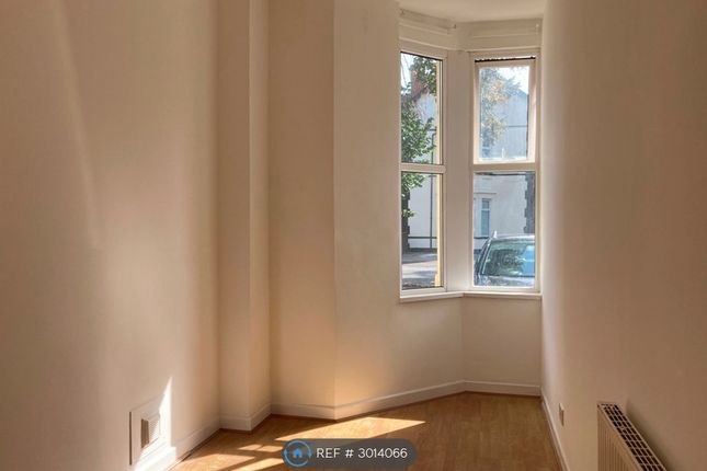 Flat   Stacey Road, Roath, Cardiff photo 5