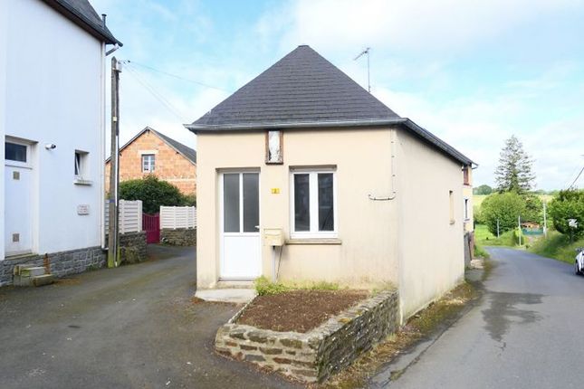Thumbnail Cottage for sale in Les Biards, Basse-Normandie, 50540, France