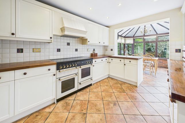 8, Woodfield Gardens, Hemel Hempstead photo 3