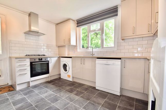 Wycliffe Road, London photo 2