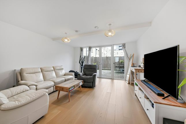 4-bed other on 2, Oriental Square, London, £850,000