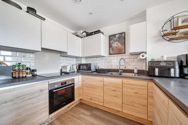 Flat Flat 29, 1, Marketfield Way, Redhill photo 4