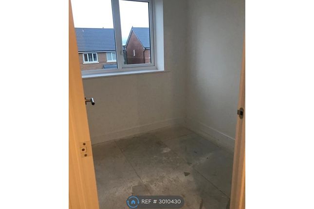 Latrigg Crescent, Middleton, Manchester photo 3