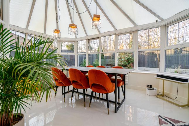 8, Woodshaw Grove, Manchester photo 3