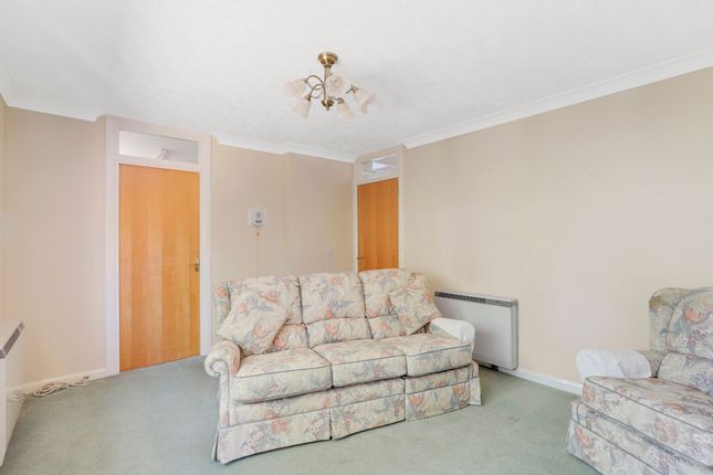 42 Brookdale Court, Nottingham photo 4