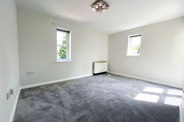11, Hopkinson Close, Saddleworth photo 3