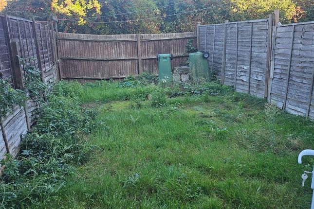38, Watersmeet Way, London photo 3