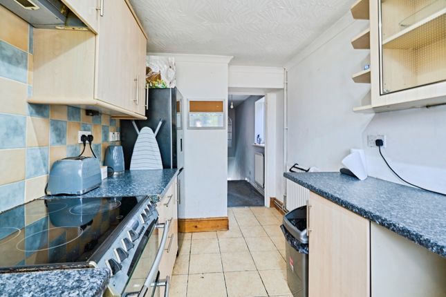 62, Peach Road, Willenhall photo 4