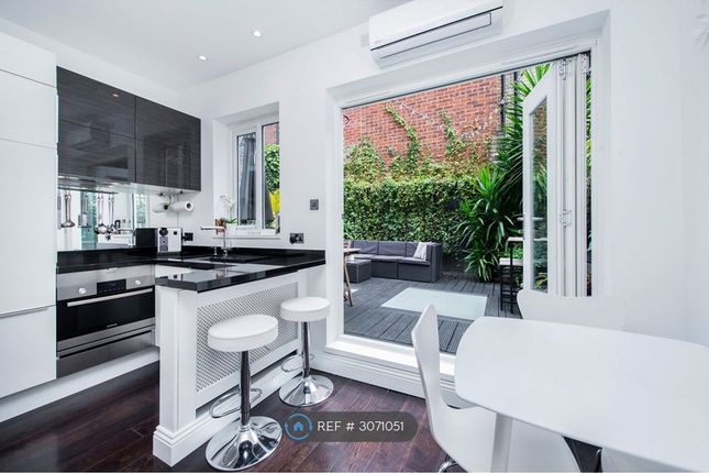 Flat, Cleveland Street, London photo 4