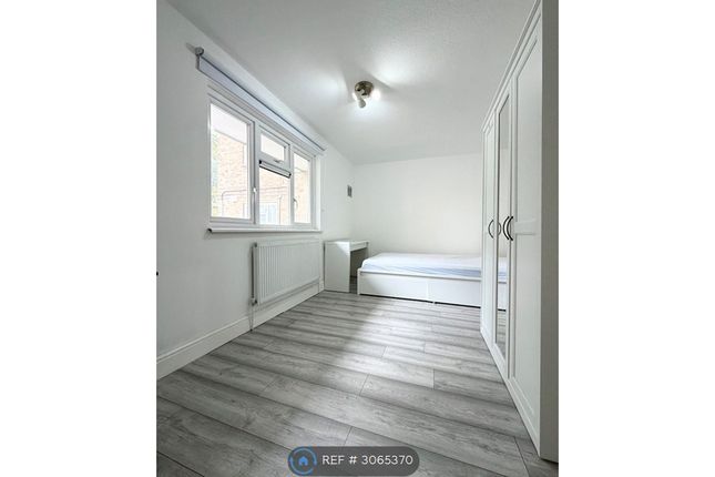 St Columba Court, Cruikshank Road, London photo 3