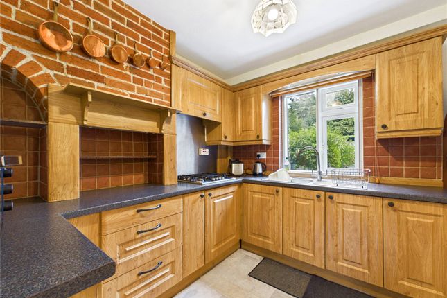 2 Rose Valley,, Wignall Street, Manningtree photo 2