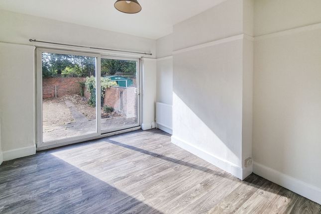 5 Russell Road, Twickenham photo 3