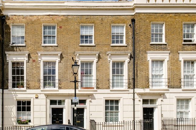 Flat A, 3, Cruikshank Street, London photo 2
