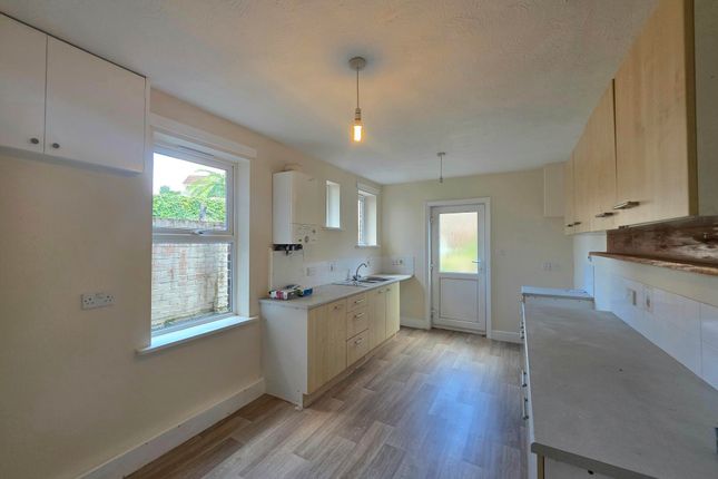 70, Paignton photo 3