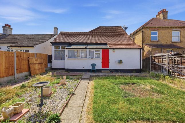 122, Westbourne Grove, Westcliff-on-Sea photo 2