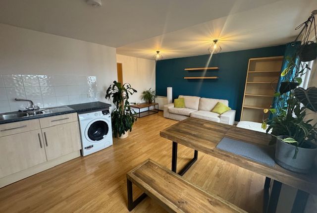 Flat to rent in Waterloo Road, St. Philips, Bristol