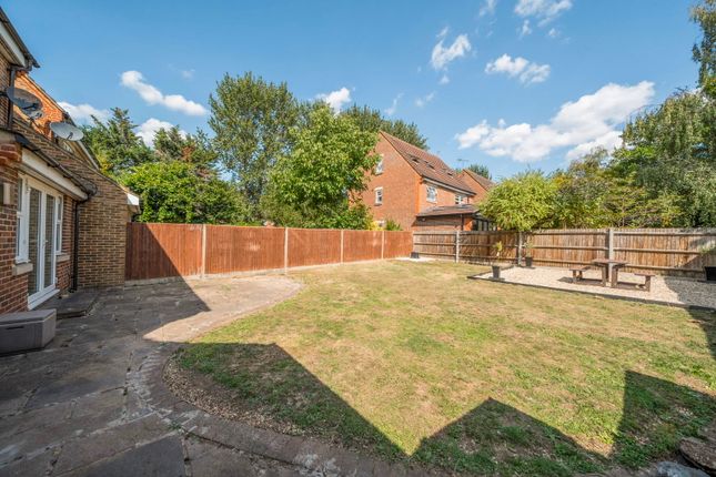 7, Stirling Avenue, Pinner photo 2
