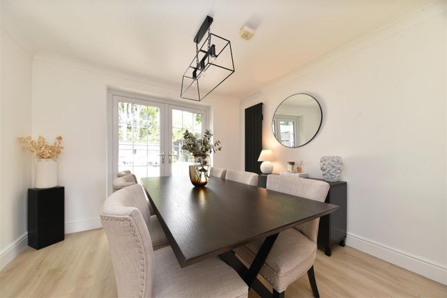 Windermere Close, Stevenage photo 4