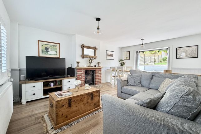 2, St. Saviours Road, Totland Bay photo 3