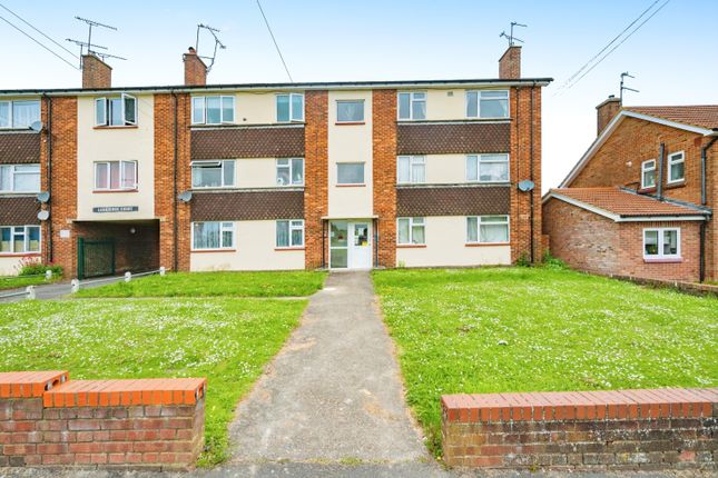 Flat for sale in Brewers Hill Road, Dunstable, Bedfordshire