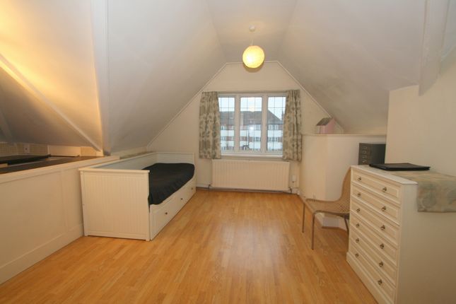 Thumbnail Studio to rent in Great North Road, Highgate