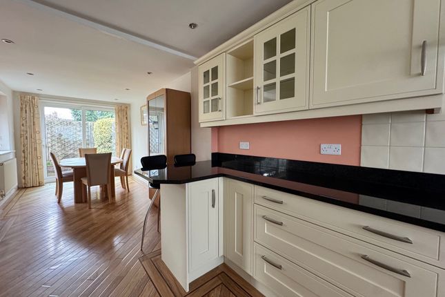 3, Elizabeth Way, Kenilworth photo 3