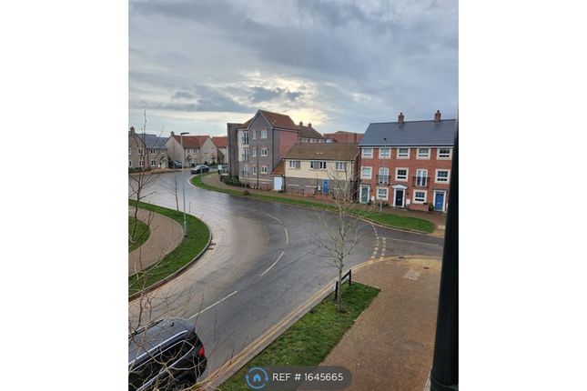 4-bed house on Honeysuckle Road, Emersons Green, Bristol, £700/mo