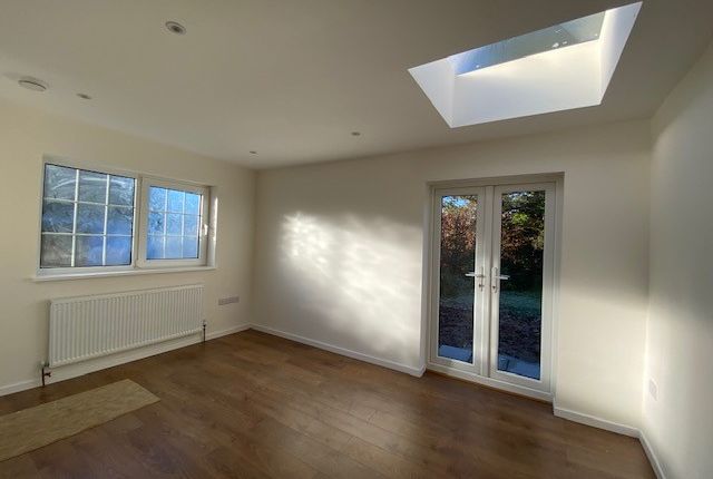 Thumbnail Maisonette to rent in Roundhill Drive, Woking