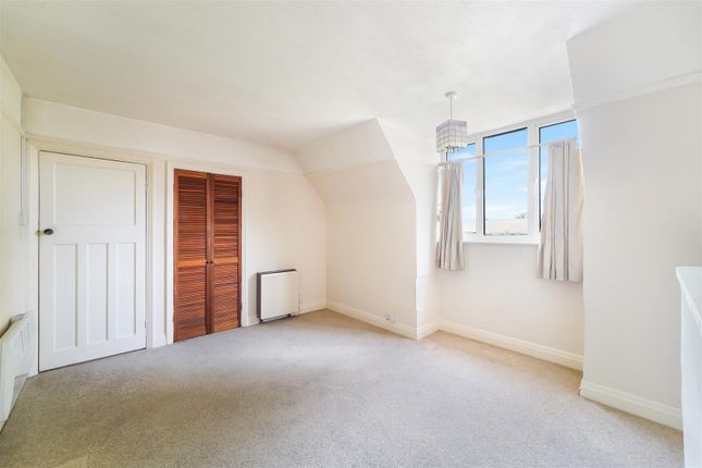 8a, Eastgate, Banstead photo 4