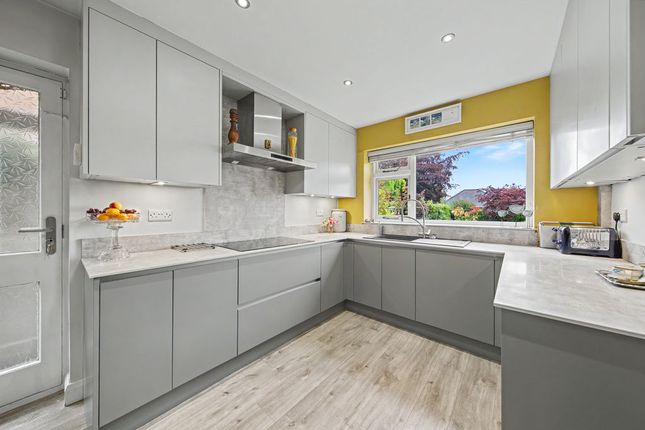 102a, St. Lawrence Road, Chesterfield photo 2