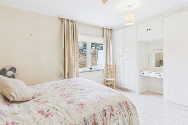 New Pond Bungalow,, Oxford Road, Buckinghamshire photo 4