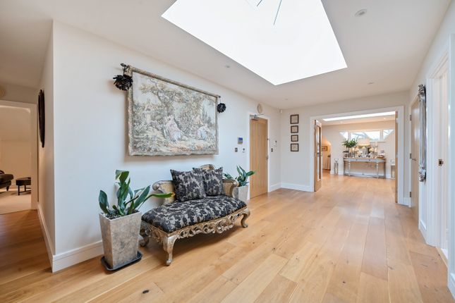 5, Oakfield House, Pyrford photo 4