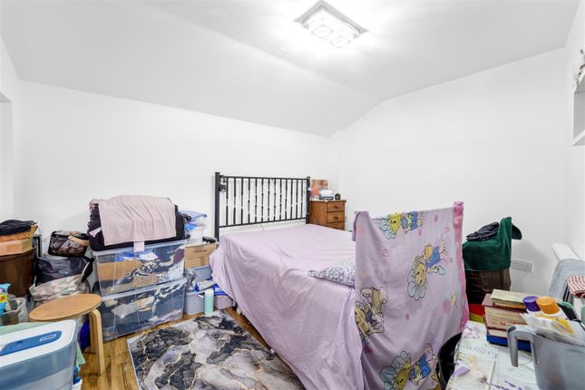 99, Vicarage Farm Road, Hounslow photo 4