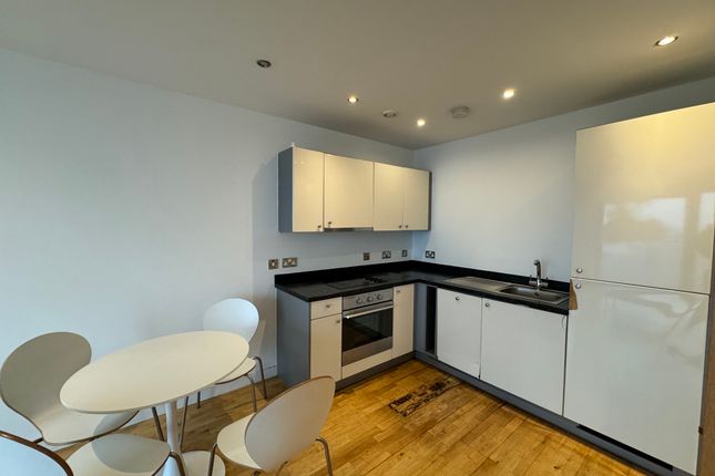Apt 26, Liverpool photo 2