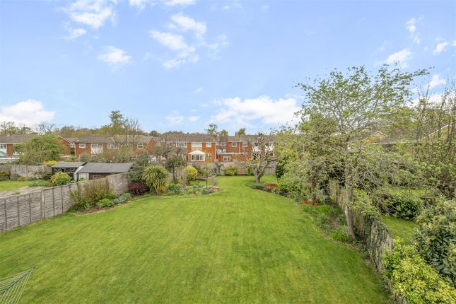 25, Goodings Green, Wokingham photo 2