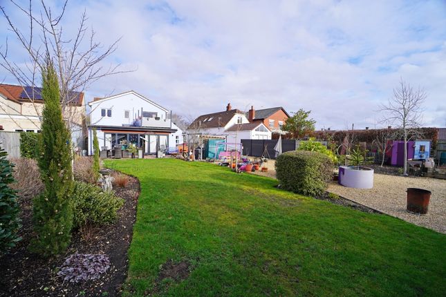 87, Ermin Street, Blunsdon, Swindon photo 4